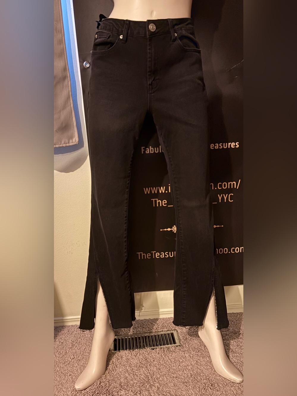 NWOT High-Rise Black Flare Jeans with Front Slits and cubits zirconia slits